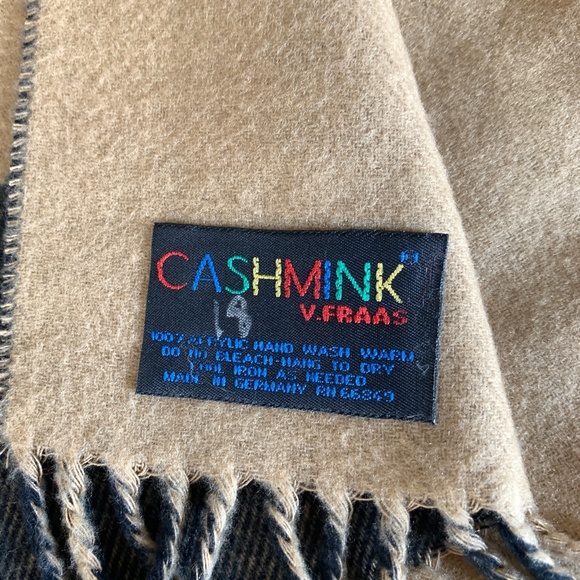 Cashmink V.FRAAS Plaid Scarf - Picture 2 of 4